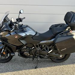 Honda NT  Saint-Martin-d'H&egrave;res