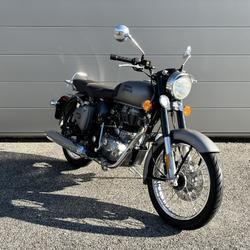 Royal-Enfield Classic  Saint-Martin-d'H&egrave;res