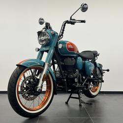 Royal-Enfield Classic  Saint-Martin-d'H&egrave;res