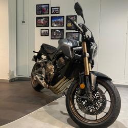 Honda CB  Saint-Martin-d'H&egrave;res