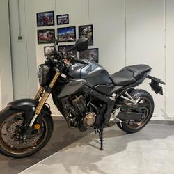 Honda CB  Saint-Martin-d'H&egrave;res