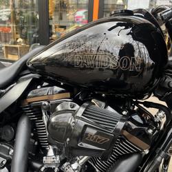Harley Davidson Street Glide  Paris 11e Arrondissement