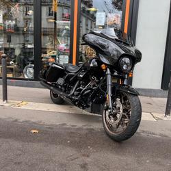 Harley Davidson Street Glide  Paris 11e Arrondissement