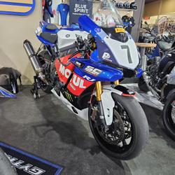 Yamaha YZF R1  B&eacute;ziers