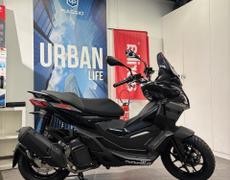 Aprilia SR Paris 15e Arrondissement