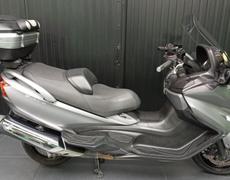 Suzuki Burgman Saint-Thibault-des-Vignes