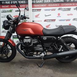 Guzzi V7  Saint-Ouen-l'Aum&ocirc;ne