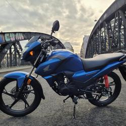 Honda CBF  Paris 10e Arrondissement