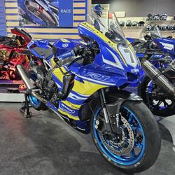 Yamaha YZF R1  B&eacute;ziers