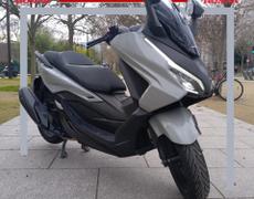 Honda Forza Paris 14e Arrondissement