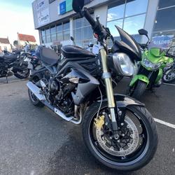 Triumph Street  Montlu&ccedil;on