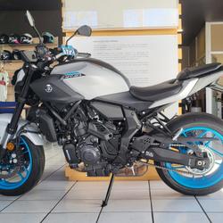 Yamaha MT07  B&eacute;ziers