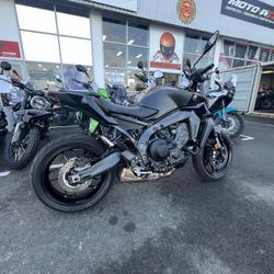 Yamaha MT09  Montlu&ccedil;on