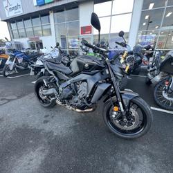 Yamaha MT09  Montlu&ccedil;on