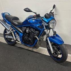 Suzuki GSF  Ch&acirc;teau-Thierry