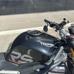 Triumph Speed Triple  Rochefort-du-Gard