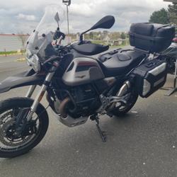 Guzzi V85 TT  Tr&eacute;gueux