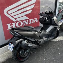 Kymco AK 550  N&icirc;mes