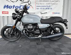 Guzzi V7 Pontarlier