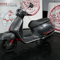Vespa GTS  Paris 17e Arrondissement