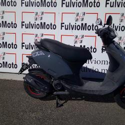 Piaggio Zip  Arles