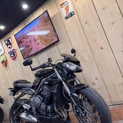 Triumph Street  Chambourcy