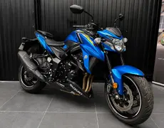 Suzuki GSXS Saint-Thibault-des-Vignes
