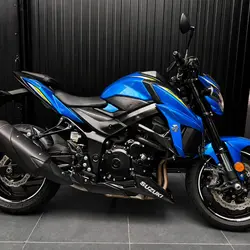Suzuki GSXS  Saint-Thibault-des-Vignes