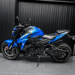 Suzuki GSXS  Saint-Thibault-des-Vignes