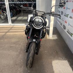 Husqvarna Vitpilen  Saint-Ouen-l'Aum&ocirc;ne