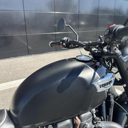 Triumph Bonneville  Rochefort-du-Gard