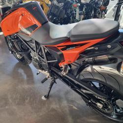 KTM 690 Duke  Nemours