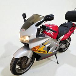 Honda VFR  Pressigny-les-Pins