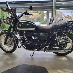 Kawasaki W 800  N&icirc;mes