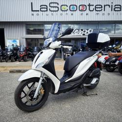 Piaggio Medley  Saint-Martin-d'H&egrave;res