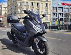 Honda Forza Paris 10e Arrondissement