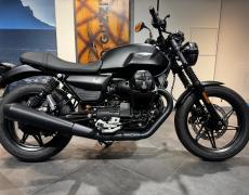 Guzzi V7 Le Chesnay-Rocquencourt