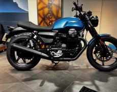 Guzzi V7 Le Chesnay-Rocquencourt
