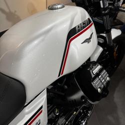 Guzzi V7  Le Chesnay-Rocquencourt