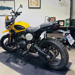 Triumph Scrambler  Montlh&eacute;ry