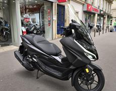 Honda Forza Paris 11e Arrondissement
