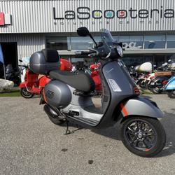Vespa GTS  Saint-Martin-d'H&egrave;res