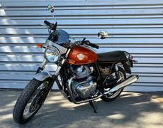 Royal-Enfield Interceptor Bordeaux