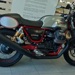 Guzzi V7  Libourne
