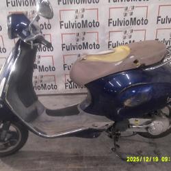 Vespa Primavera  Arles