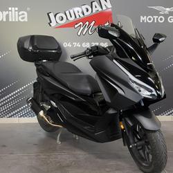 Honda Forza  Gleiz&eacute;