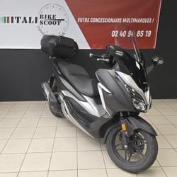 Honda Forza  Rez&eacute;