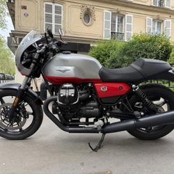 Guzzi V7  Paris 11e Arrondissement