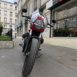 Guzzi V7  Paris 11e Arrondissement