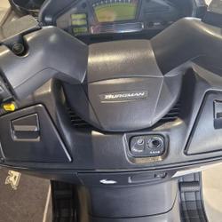 Suzuki Burgman  D&eacute;ville-l&egrave;s-Rouen